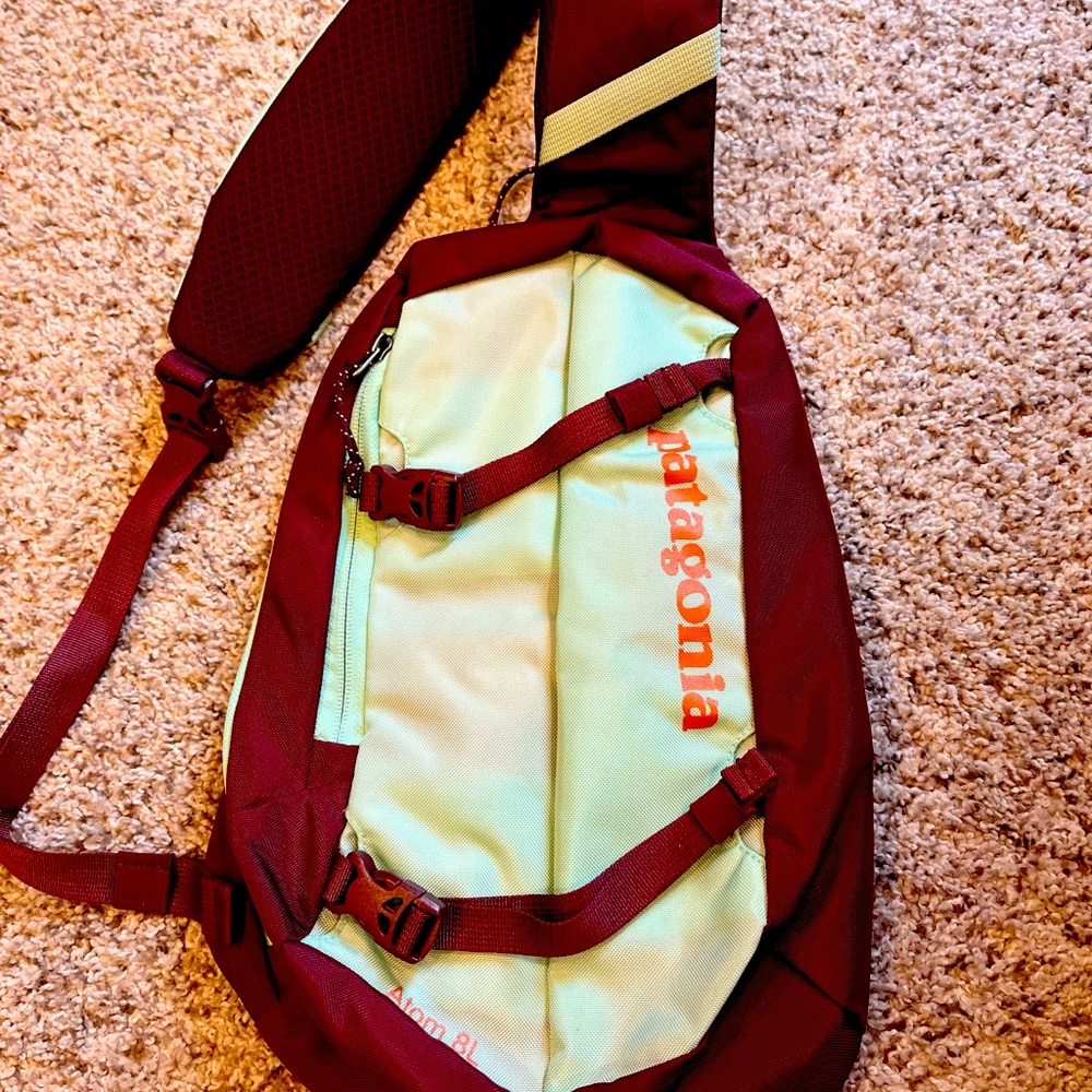 Patagonia 8L Atom Sling